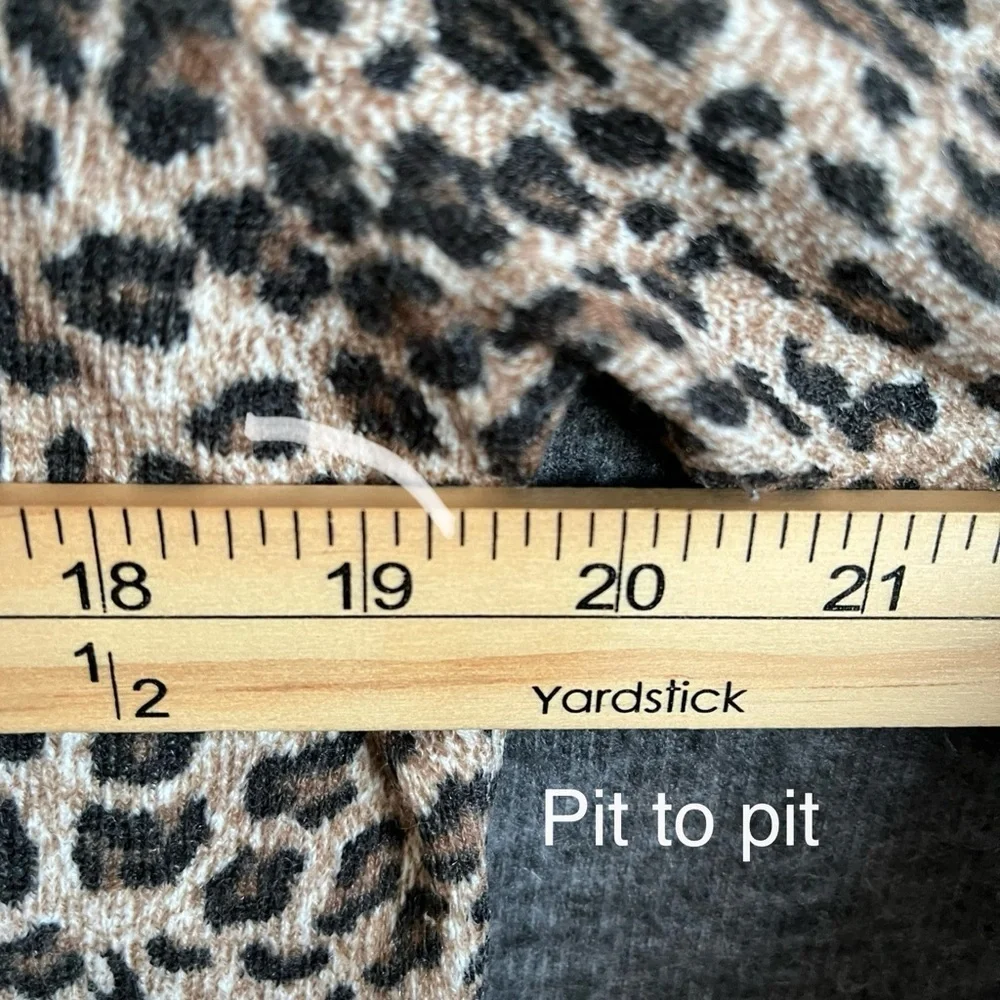 Hannah Leopard Print 3/4 Sleeve Knit Sweater
